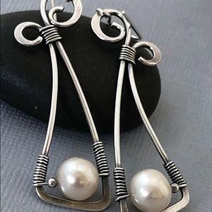 🆕Silver & Pearl Drop Earrings!!!… Brand New!!!